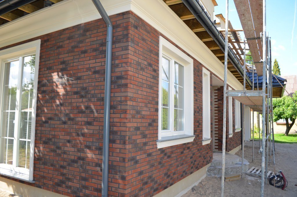 Монтаж фасадного декора