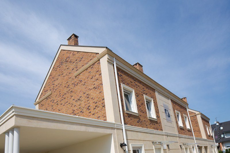 Монтаж фасадного декора