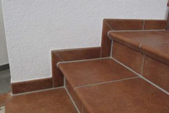 Плинтуса к ступеням и плитке