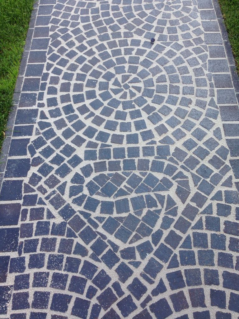 Укладка брусчатки