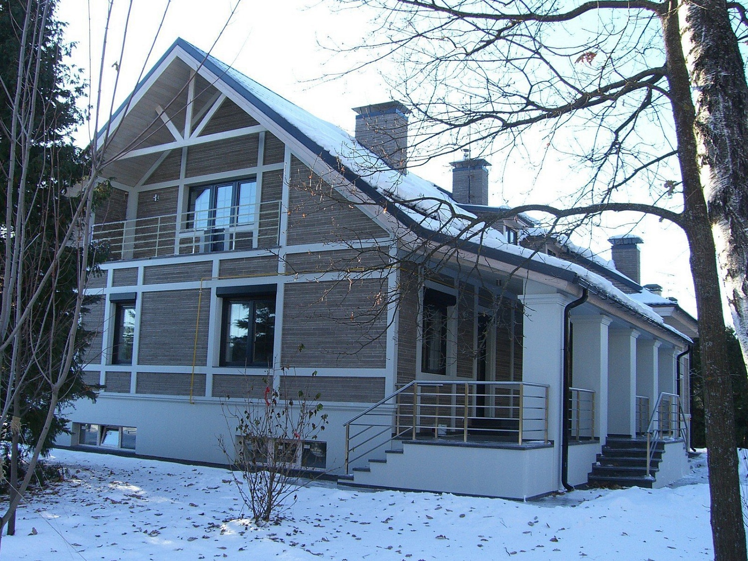 Монтаж фасадного декора