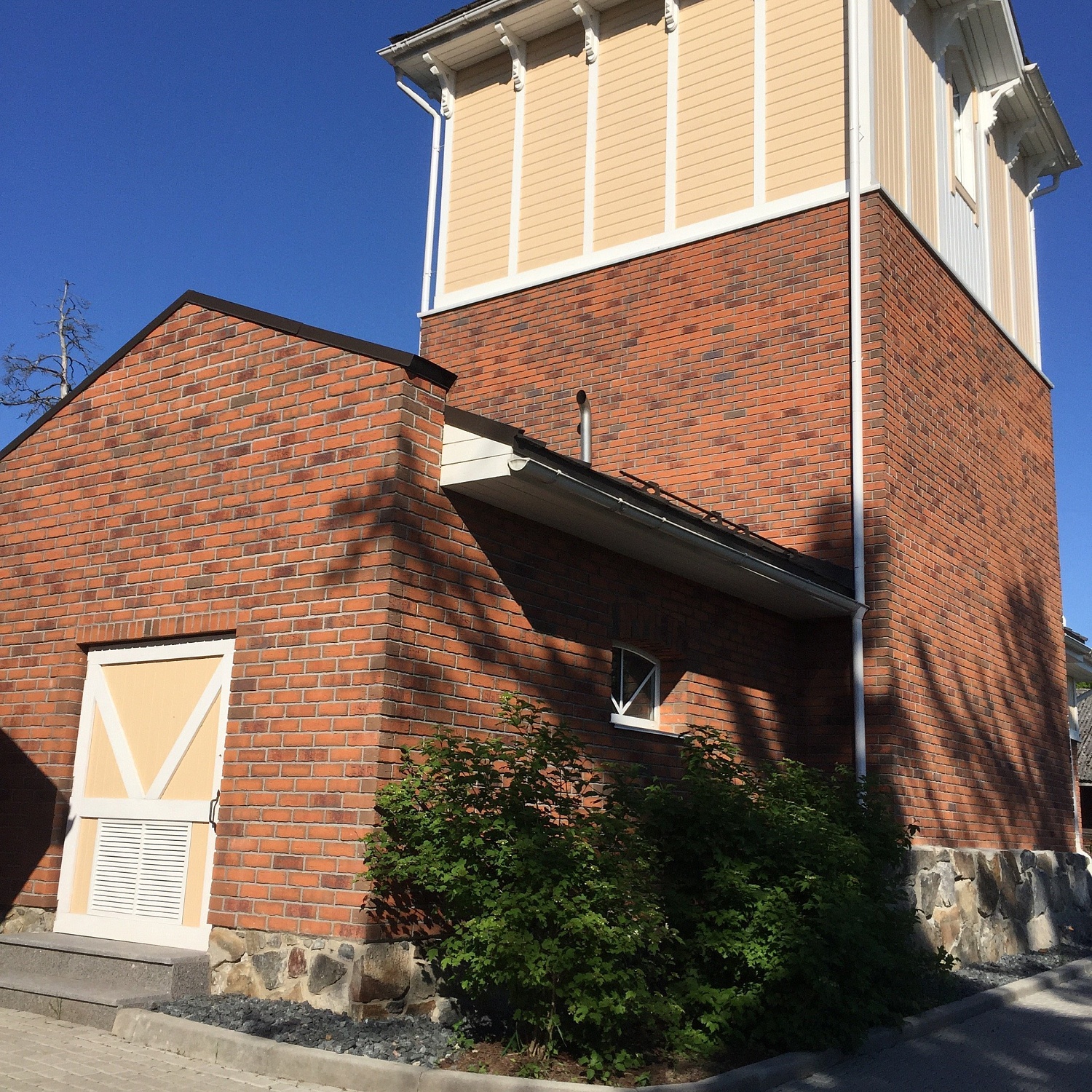 Монтаж фасадного декора