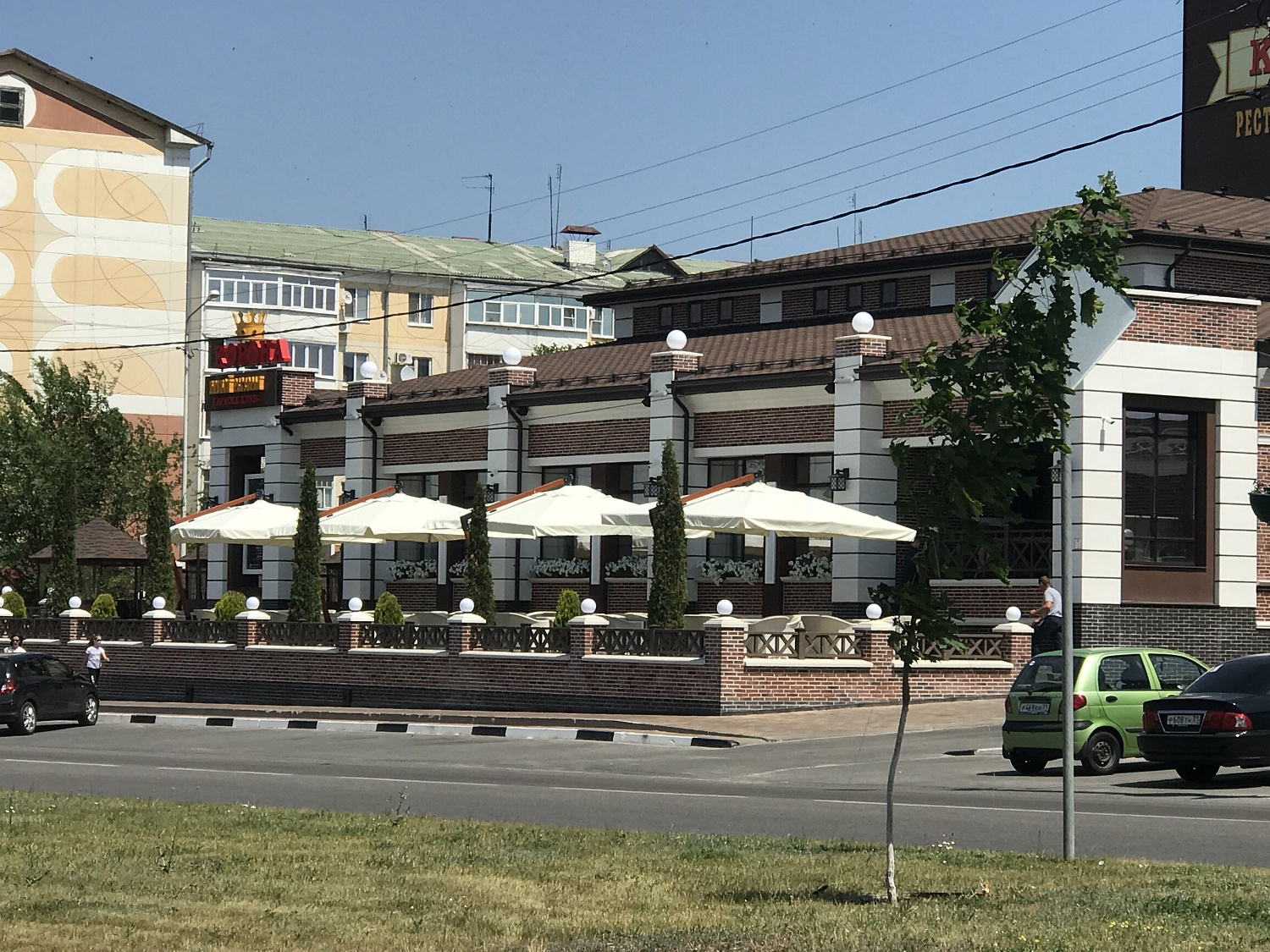 Монтаж фасадного декора