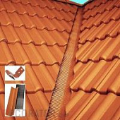 Ребристый желобок с крепежными скобками (6 шт) BRAAS Klober красный, 1600*500 мм